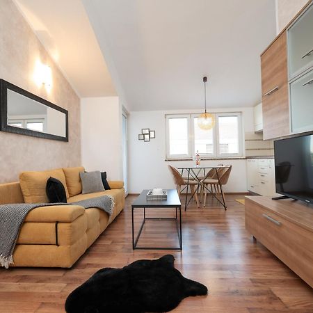 Apartments Anita Nin Dış mekan fotoğraf